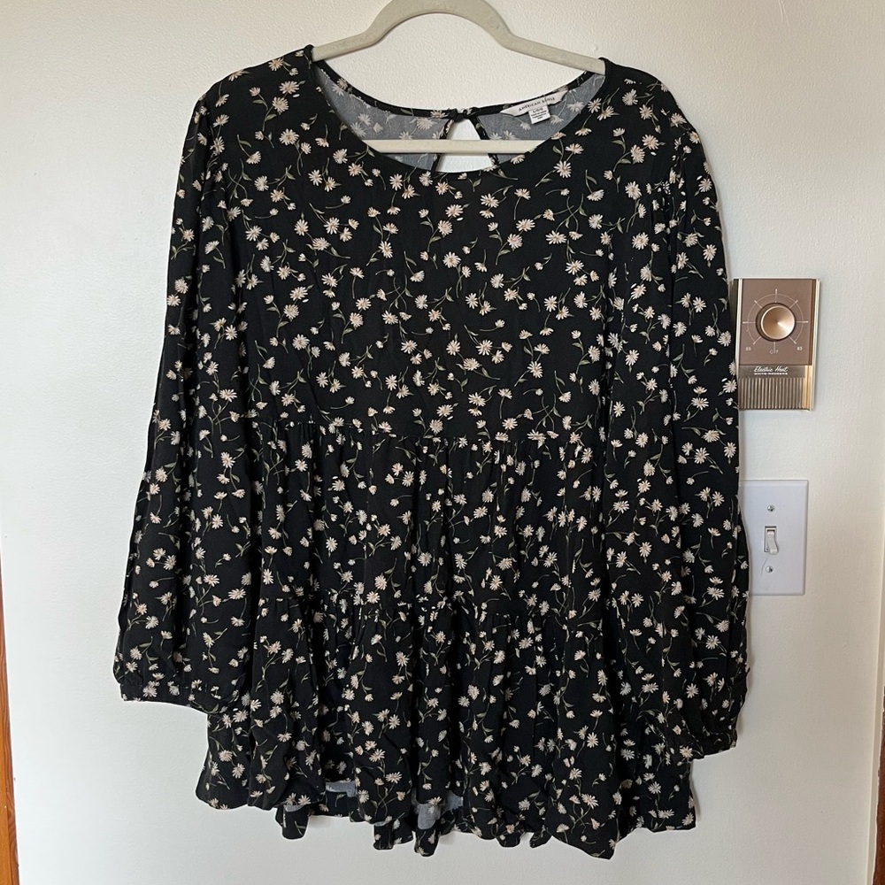 American Eagle Outfitters babydoll blouse/tunic! GUC. Size L. Daisy print.
